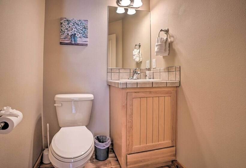 Family Friendly Oregon Vacation Home W/ Yard