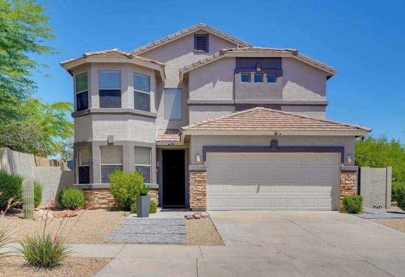 Spacious Goodyear Home W/ Hot Tub & Pool!