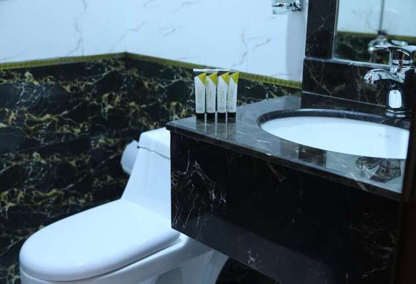 فندق Golden Rest