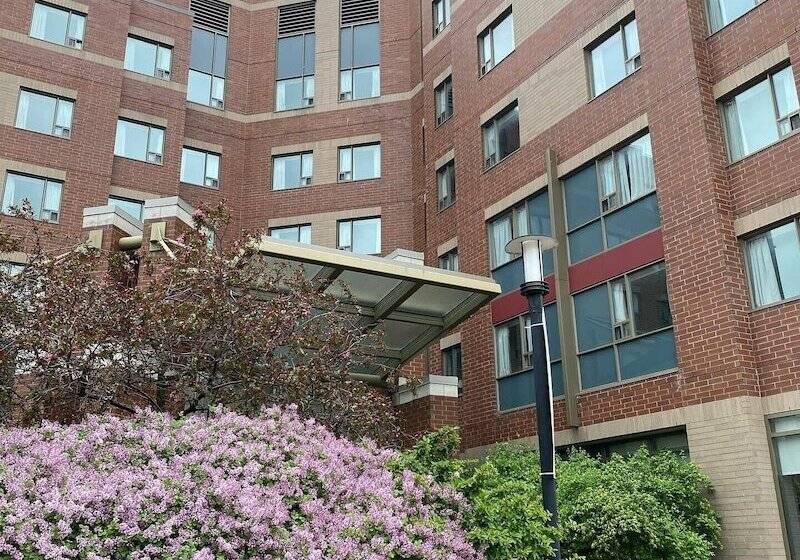 Отель University Of Ottawa Residence