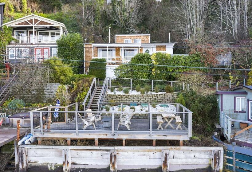 پانسیون Cedar And Sage