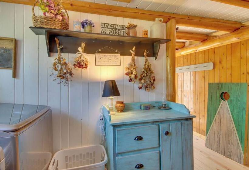 Unique Maine Log Cabin W/ Trout Ponds & Sauna!