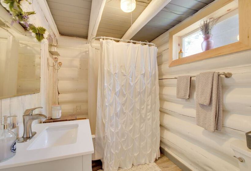 Unique Maine Log Cabin W/ Trout Ponds & Sauna!