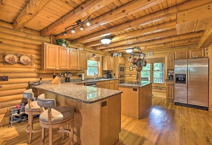 Purlear Luxury, Spacious Log Cabin W/ Mtn Views!