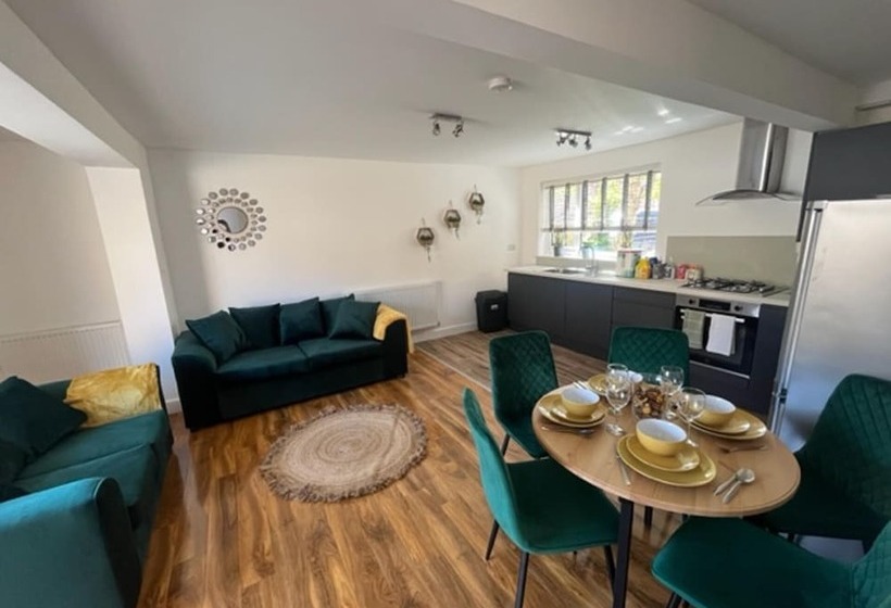 דירת נופש Remarkable 3 Bed House In Cambridge