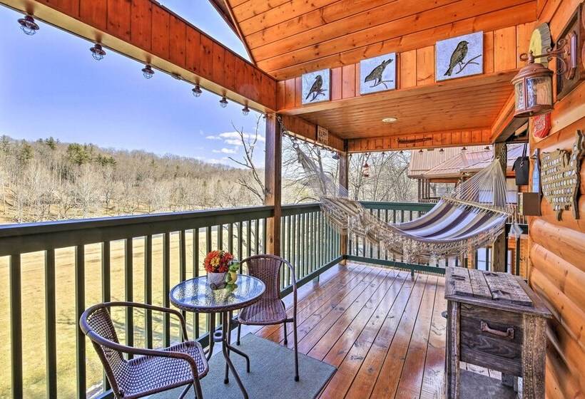 River Dream Cabin  On New River W/ Deck, Fire Pit