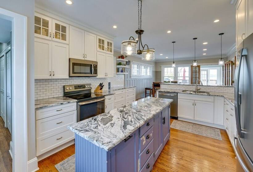 Riverfront St Clair Home   Walk To Downtown!