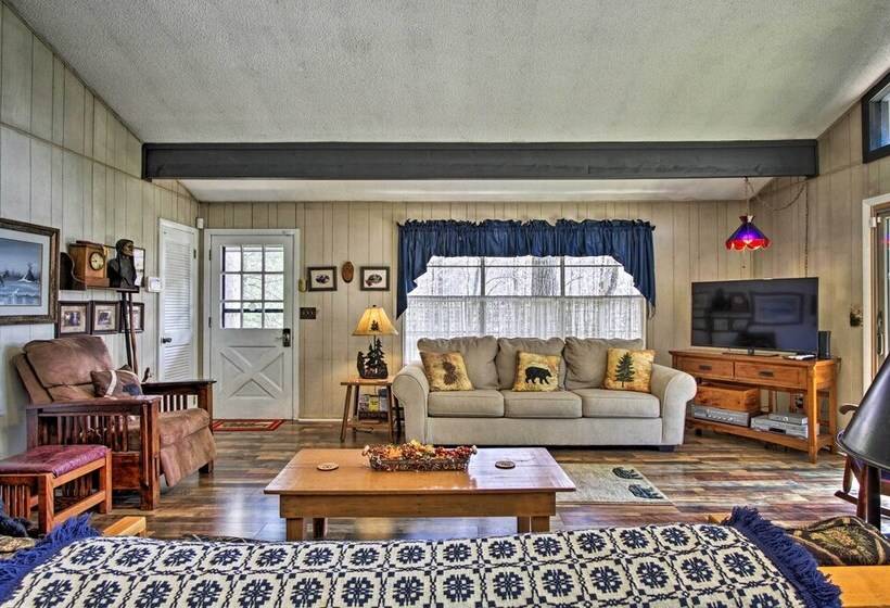 Quiet Cabin W/ Mountain Views ~ 3 Mi To Gatlinburg