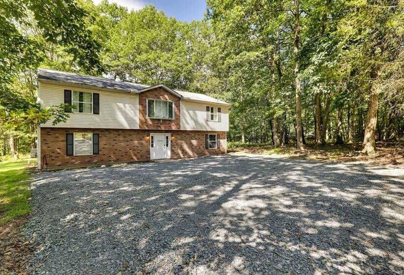 Spacious Home W/ Pool Table & Deck   Near Casino!