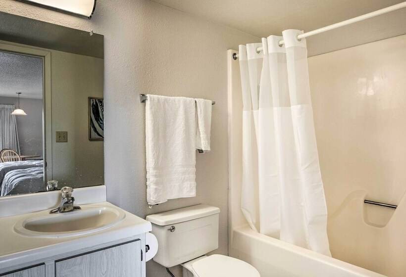 Resort Perks: Spacious Lake Of The Ozarks Home