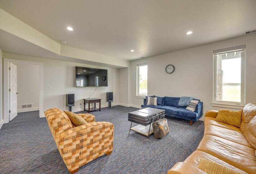 Spacious Southern Colorado Home W/ Mountain Views