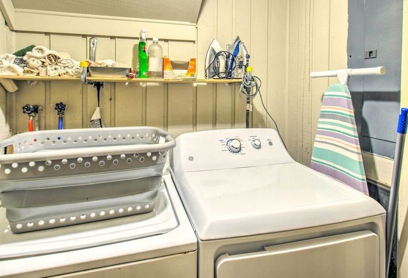 The Dodge Lodge    Near Massanutten Ski Lift!