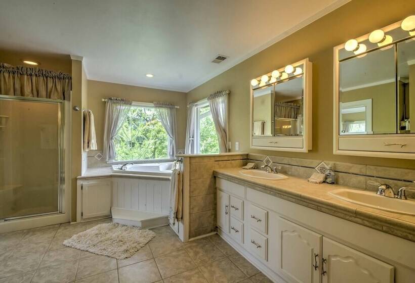 The Wow House    Sapphire Home W/ Deck & Views!