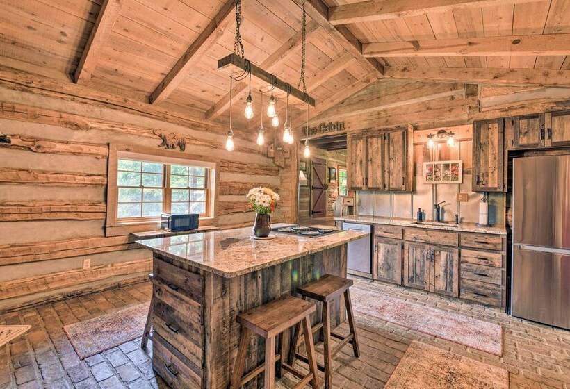 Turkey Hollow Cabin  W/ Stunning Open Views!