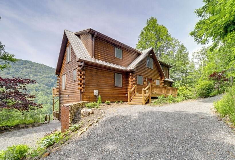 Waynesville  Mountain Top Retreat  W/ Decks!