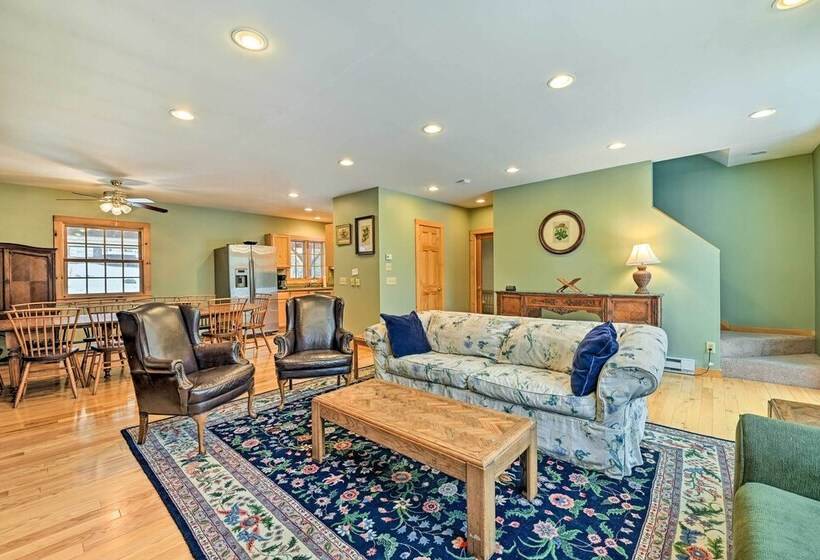 West Dover Home W/ Deck ~ 2 Mi To Mount Snow!
