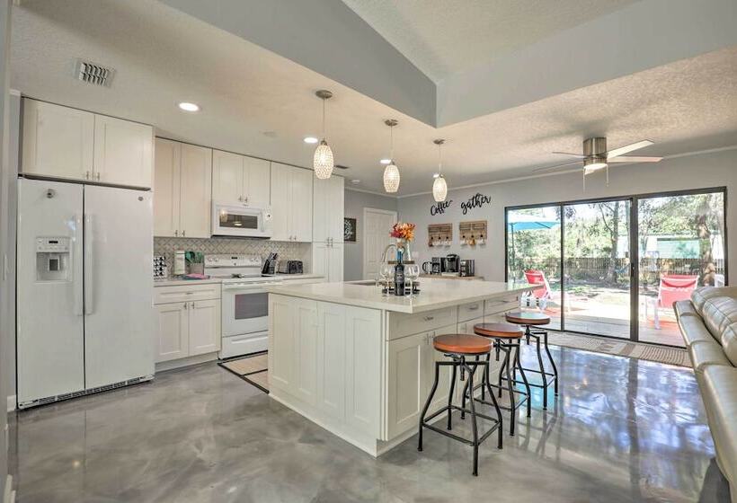 An Acre Paradise  Home W/ Hot Tub In St Augustine