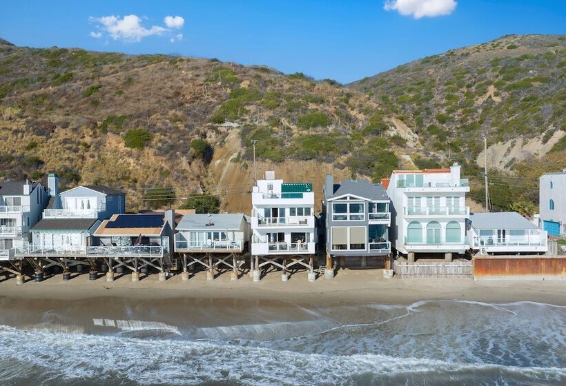 Beachfront Malibu House W/ Sauna & Ocean View Deck