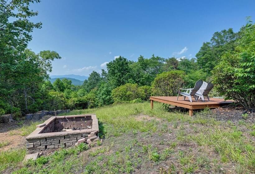 Beautiful Franklin Home W/ Bunkhouse & Hot Tub!