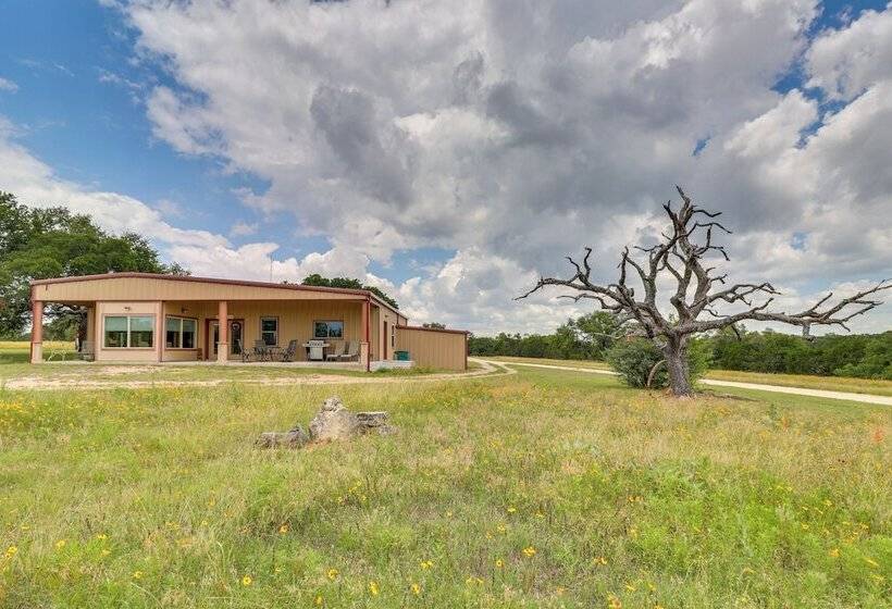 Bertram Ranch Property W/ Patio & Gas Grill!