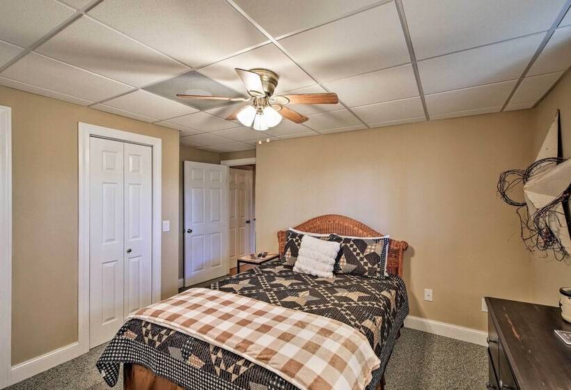 Hayesville Bungalow W/ Porch & Forest Views!