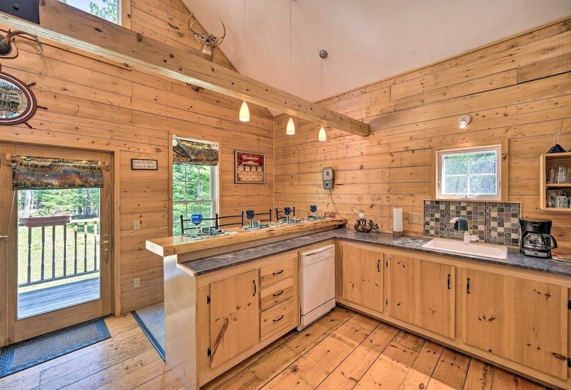 Cabin Inspired Home < 12 Mi To Sugarloaf Mtn!
