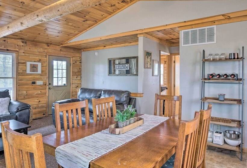 Cabin Retreat On Table Rock Lake W/ Fire Pit!