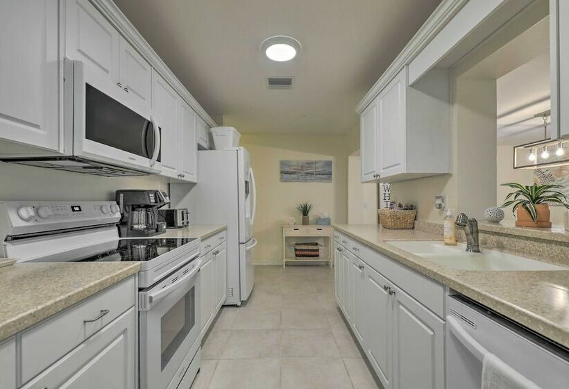 Calming Getaway: 9 Mi To Clearwater Beach!