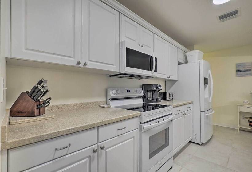 Calming Getaway: 9 Mi To Clearwater Beach!