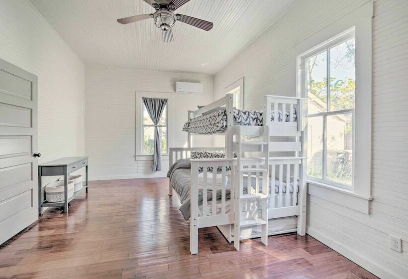 Charming 100 Year Old Home < 1 Mi To Downtown