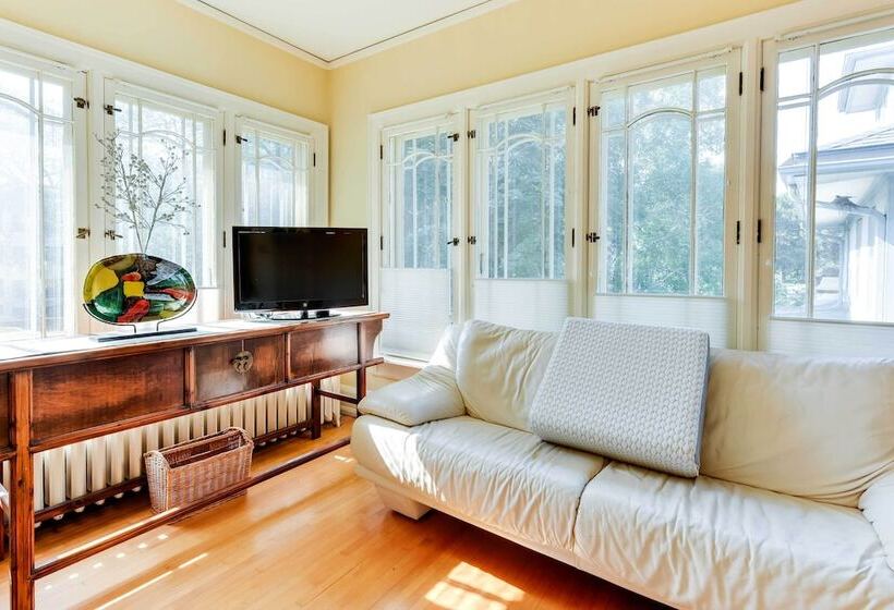 Charming Mpls Home W/ Patio   Walk To Uptown!