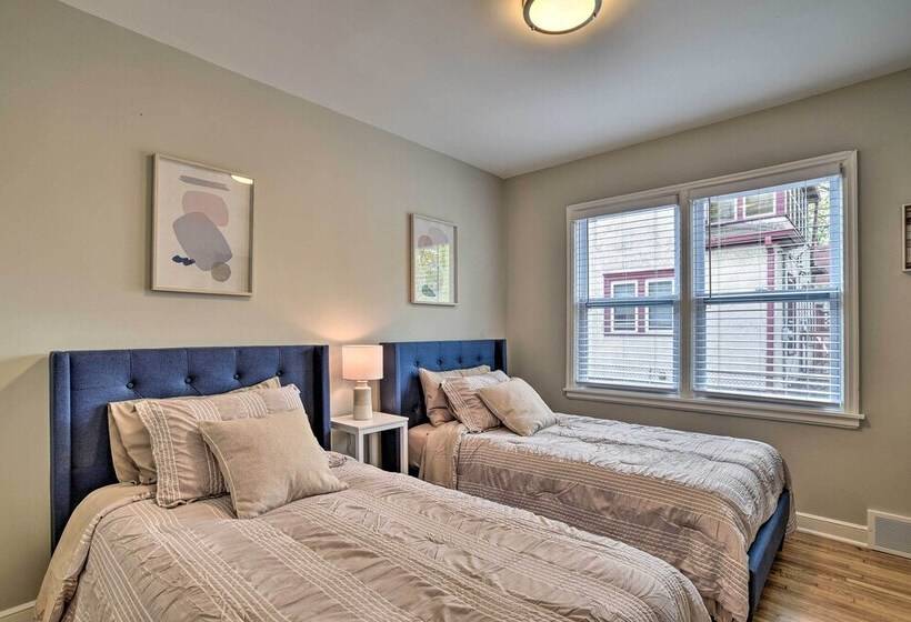 Cozy Home: Wifi, Parking, 5 Mi To Dtwn Mpls!