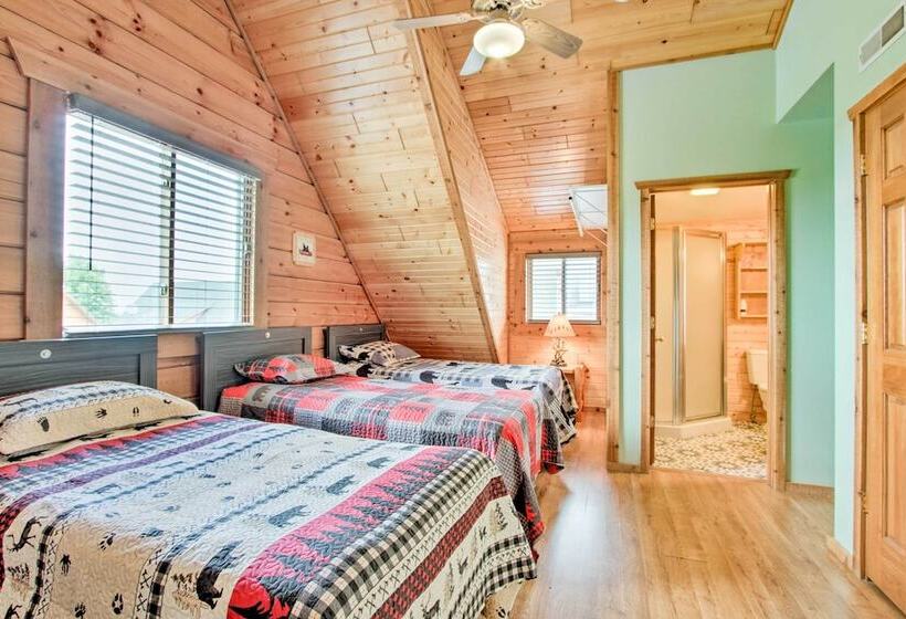 Cozy Resort Cabin In The Heart Of Warrens!