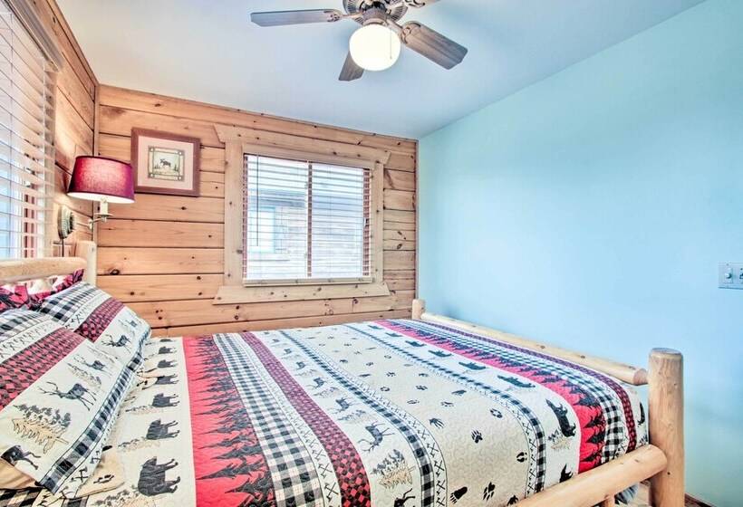 Cozy Resort Cabin In The Heart Of Warrens!