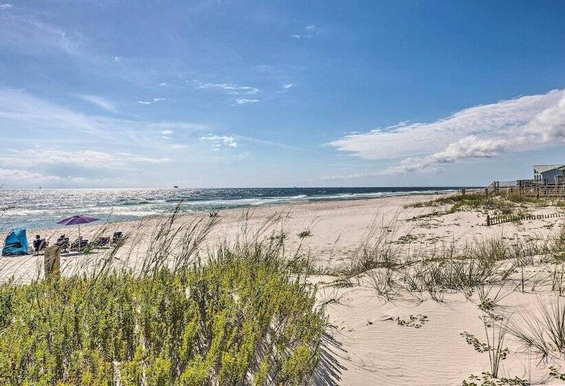 Cute & Cozy Gulf Shores Bungalow: 1/2 Mi To Beach!