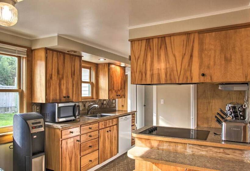 Diamond Lake Home W/ Dock Close To 2 Ski Resorts!