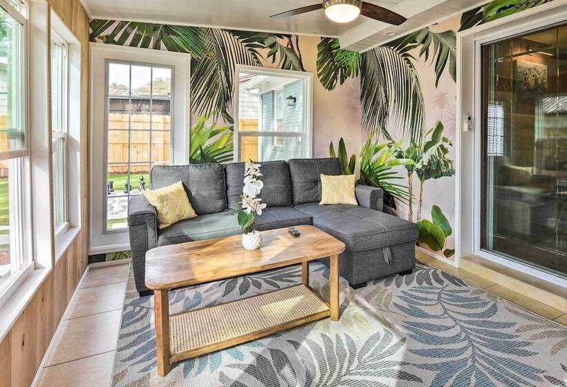 Emerald Coast Vacation Rental: 1 Mi To Beach