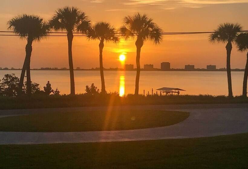 Sleek Fort Pierce Vacation Rental W/ Private Dock!