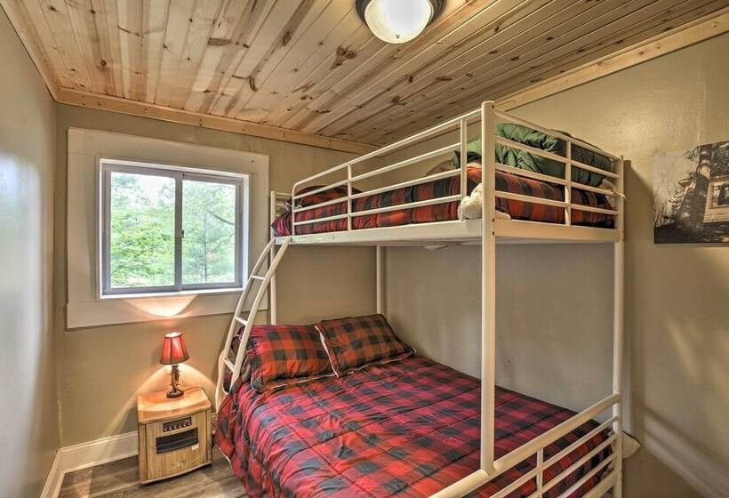 Hayward Cabin On Grindstone Lake: Bring Your Boat!
