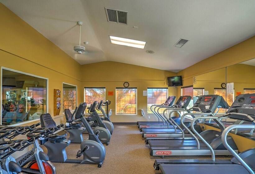 Indio Escape W/ Fire Pit & Resort Amenities!