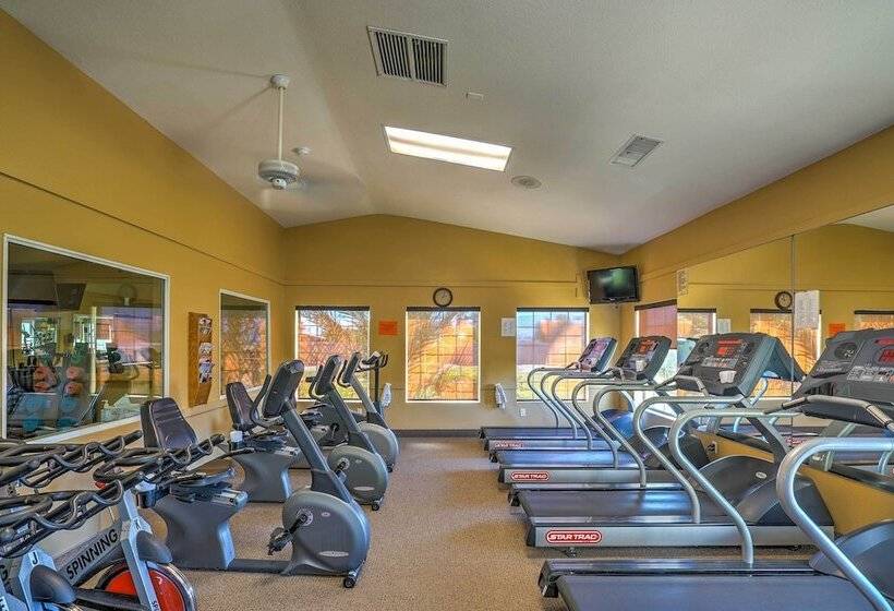 Indio Escape W/ Fire Pit & Resort Amenities!