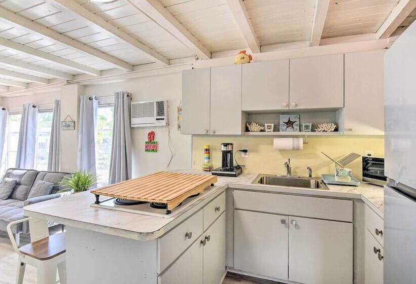 Key Largo Home W/ Dock & Private Beach Access
