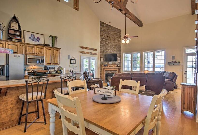 Lakefront Paradise W/ Fire Pit   Dogs Welcome!