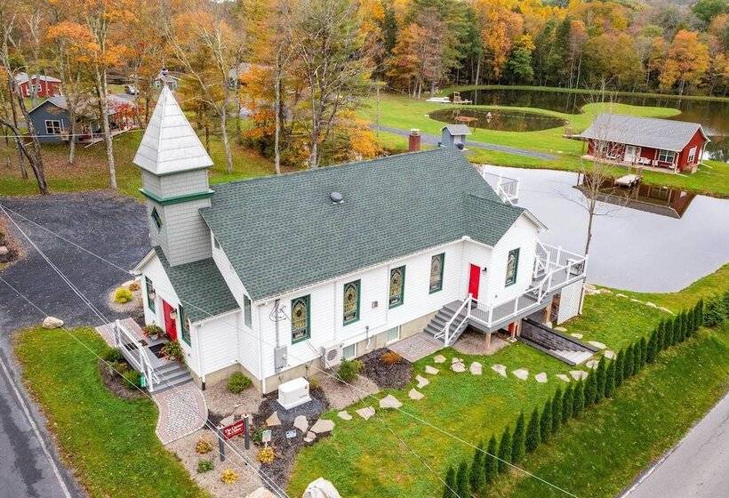 Rural Location, Fire Pit: Brodheadsville Cottage