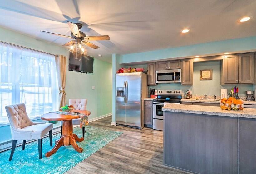 Rural Location, Fire Pit: Brodheadsville Cottage
