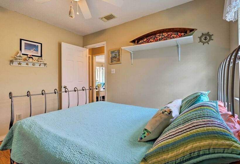 Lovely Dauphin Island Cottage W/ Deck & Gulf Views