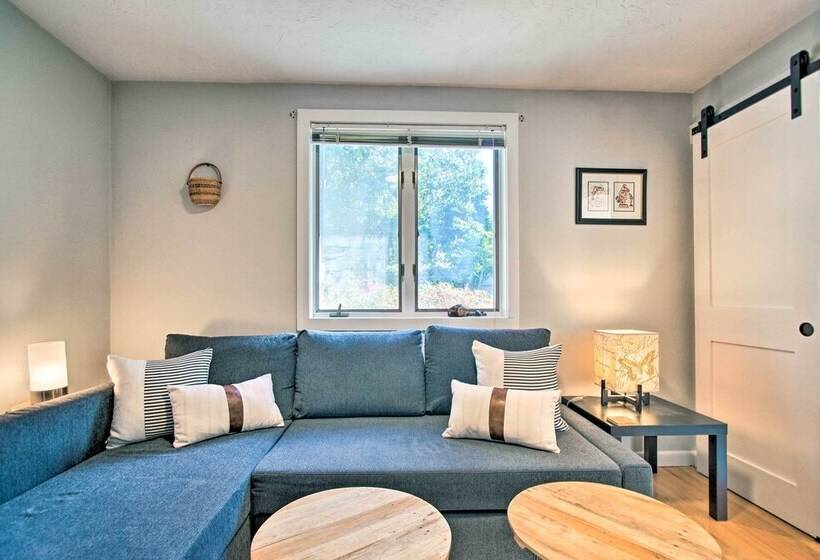 2 Mi To South Cape Beach State Park: Home W/ Yard!