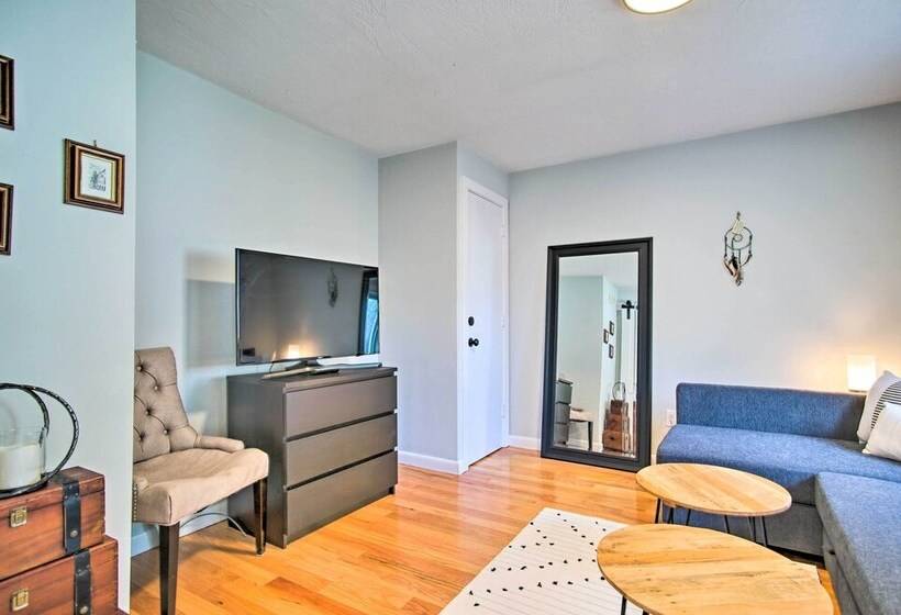 2 Mi To South Cape Beach State Park: Home W/ Yard!