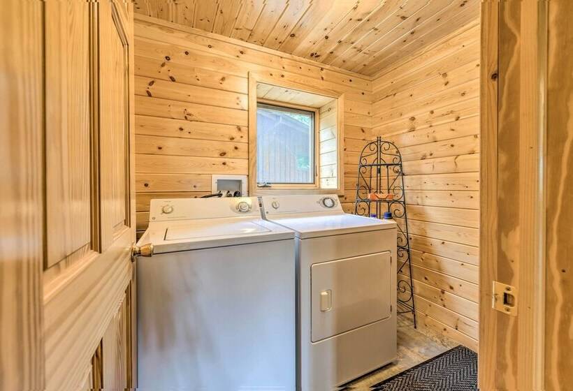 Lutsen Cabin W/ Fire Pit, Patio & Deck!