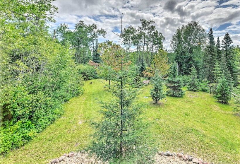 Lutsen Cabin W/ Fire Pit, Patio & Deck!